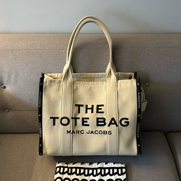 Marc Jacobs Handbags - Marc Jacobs The Jacquard Large Tote Bag
